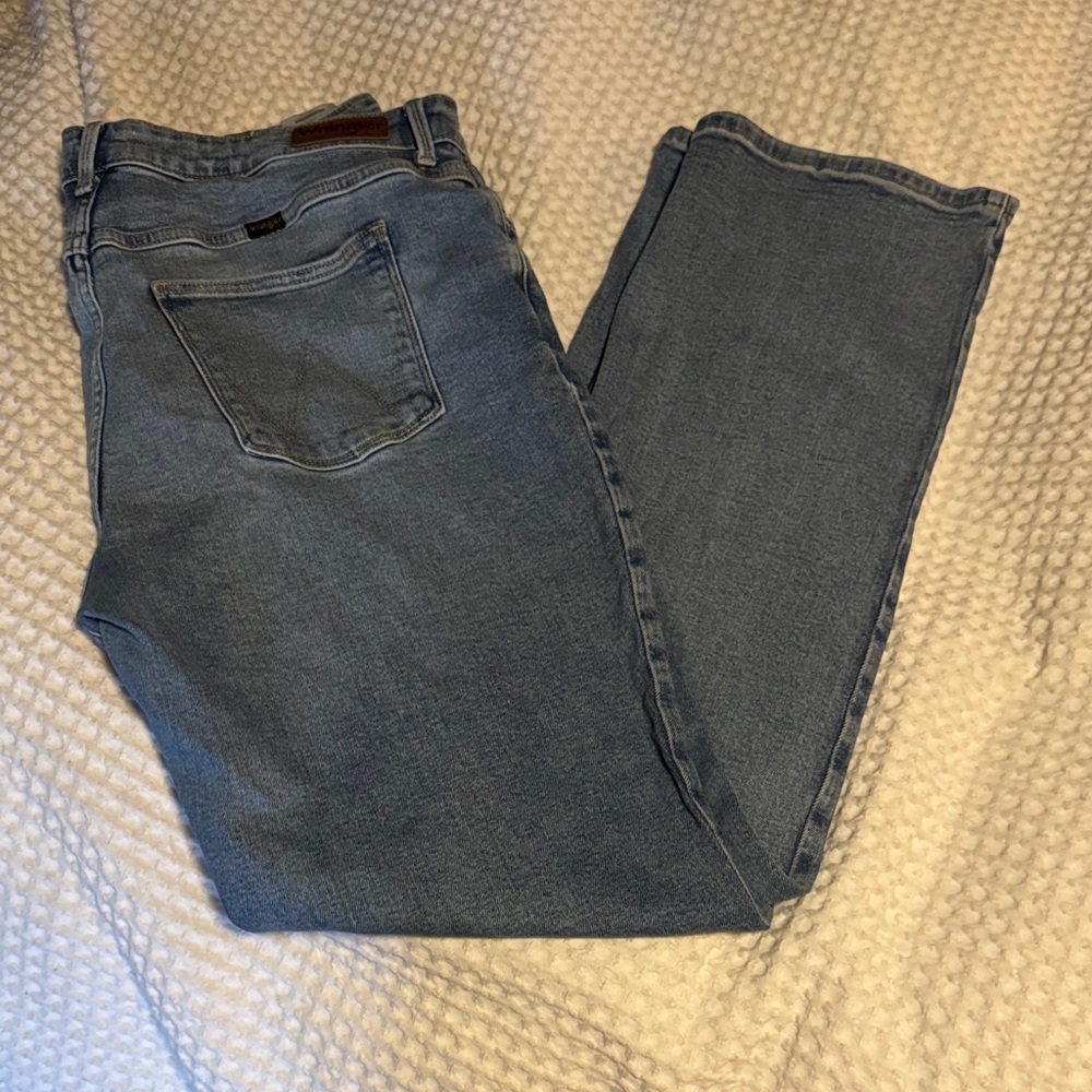 Wrangler Women’s Classic Blue Denim Jeans